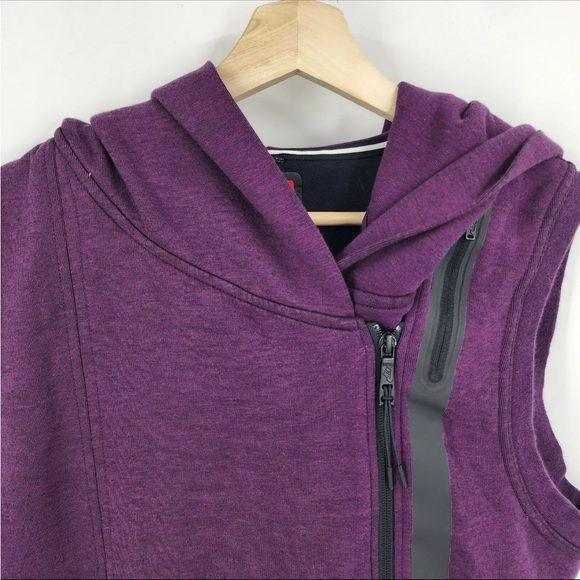 Beautiful Nike tech vest sz small. NWOT - Picture 5 of 7